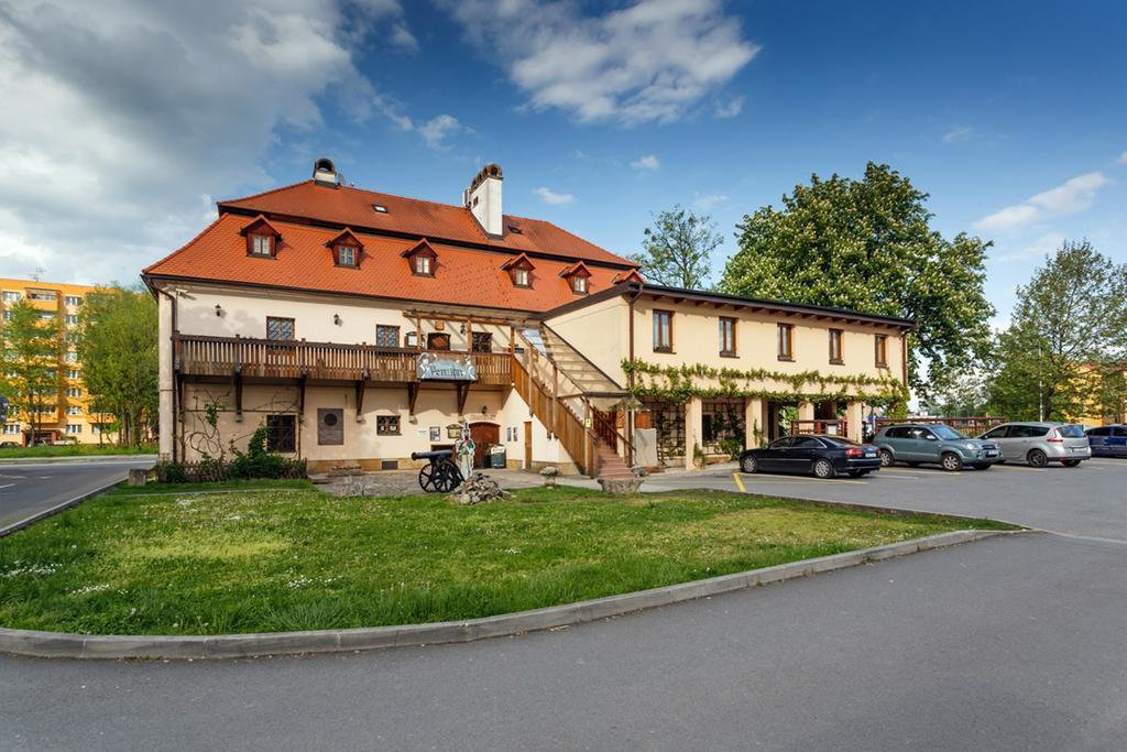 Penzion U Kriveho Psa Hotel Frydek-Mistek Bagian luar foto